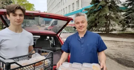 Світлини з сайту БФ "Харків з тобою" Завтра, 18 вересня, в Боровій відбудеться видача гуманітарної допомоги на порталі Gromada Group