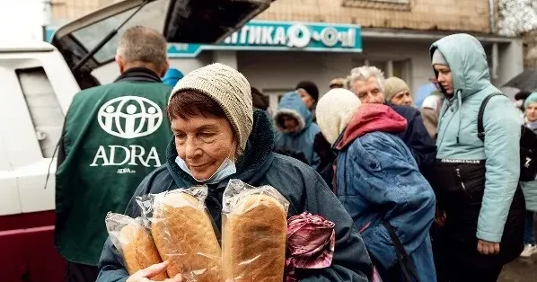 Мешканці Борової регулярно отримують гуманітарну допомогу від благодійних фондів. Фото: ADRA. Мешканці Борової регулярно отримують гуманітарну допомогу від благодійних фондів.
