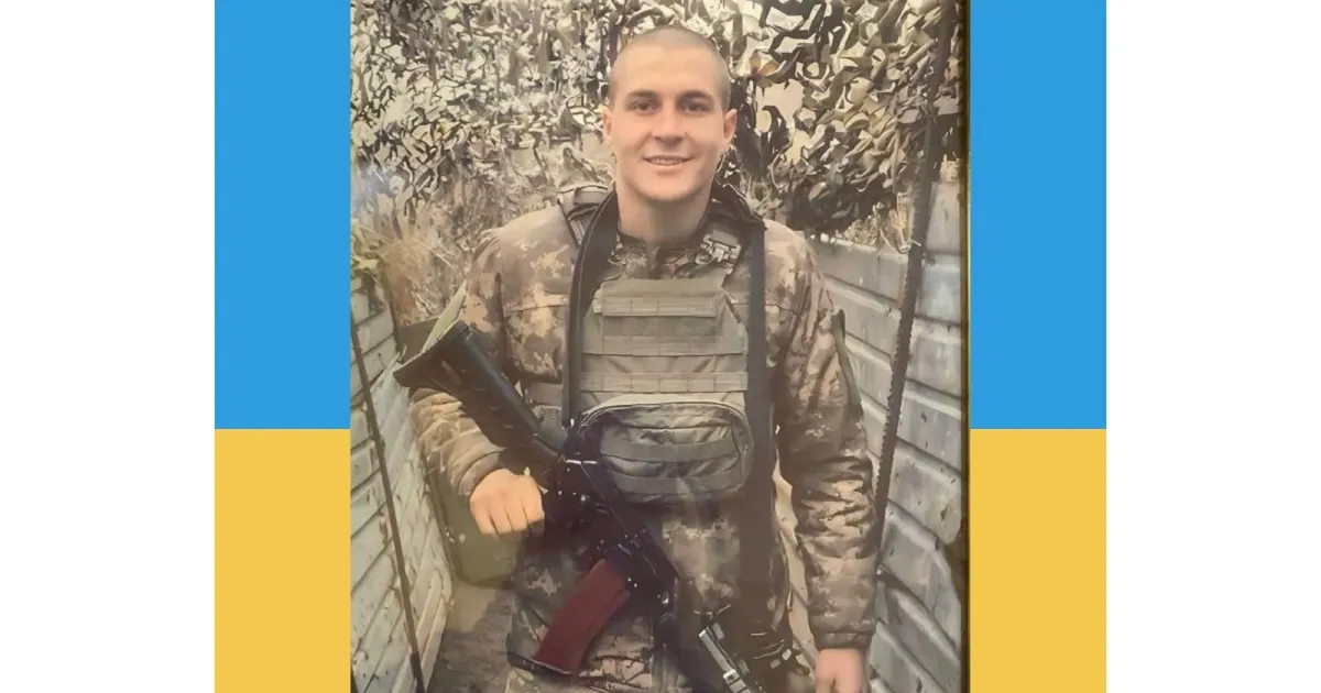 Антон Чирва служив у розвідувальному взводі парашутно-десантного батальйону 25-ї окремої повітрянодесантної Січеславської бригади. нтон Чирва служив у розвідувальному взводі парашутно-десантного батальйону 25-ї окремої повітрянодесантної Січеславської бригади